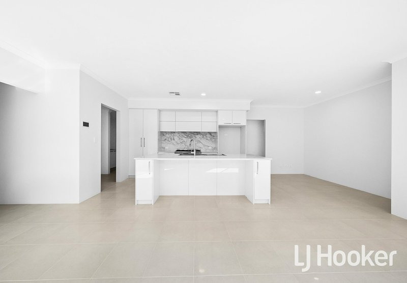 Photo - 17 Jonzac View, Alkimos WA 6038 - Image 4