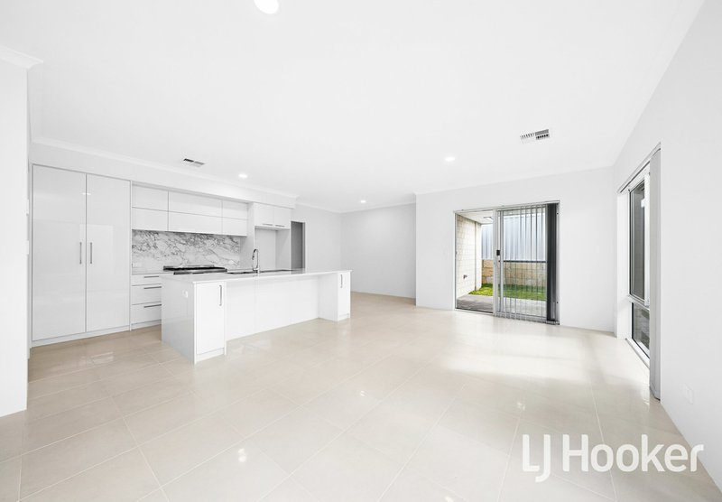 Photo - 17 Jonzac View, Alkimos WA 6038 - Image 5
