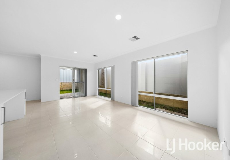 Photo - 17 Jonzac View, Alkimos WA 6038 - Image 7