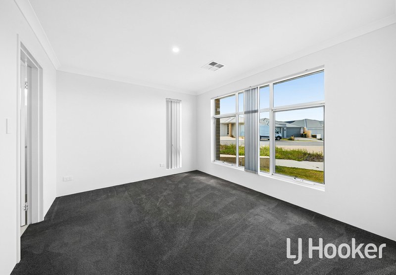 Photo - 17 Jonzac View, Alkimos WA 6038 - Image 10