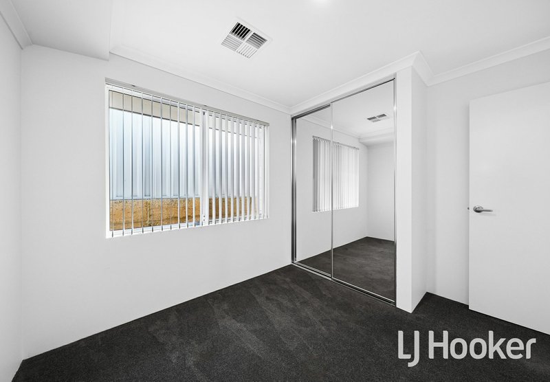 Photo - 17 Jonzac View, Alkimos WA 6038 - Image 14