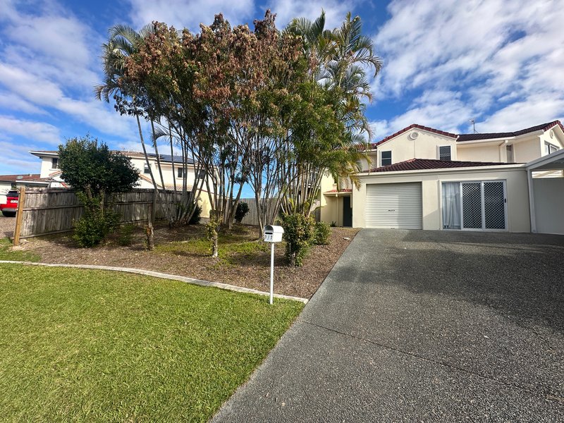 Photo - 1/7 Joshua Close, Arundel QLD 4214 - Image 1