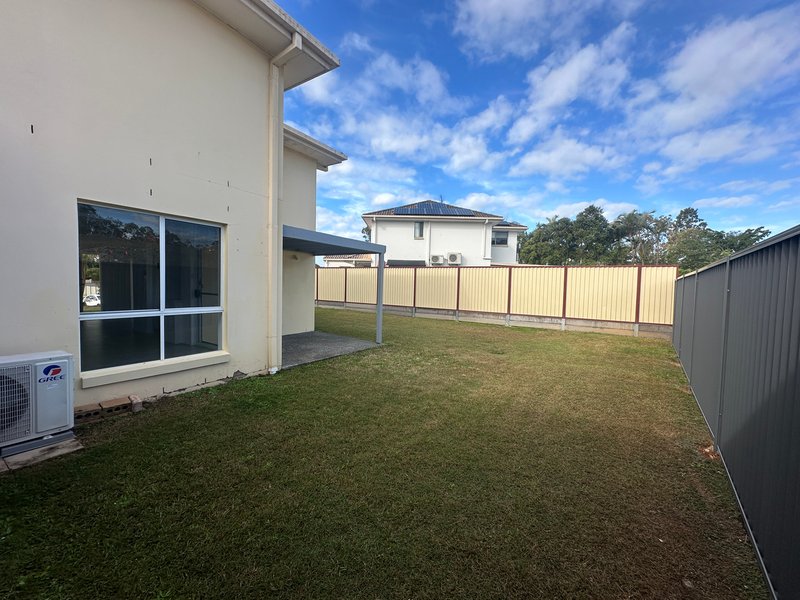 Photo - 1/7 Joshua Close, Arundel QLD 4214 - Image 6