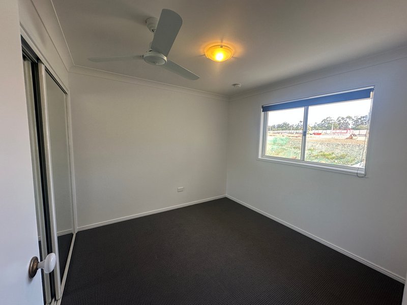 Photo - 1/7 Joshua Close, Arundel QLD 4214 - Image 11