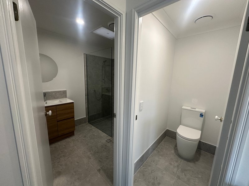 Photo - 1/7 Joshua Close, Arundel QLD 4214 - Image 13