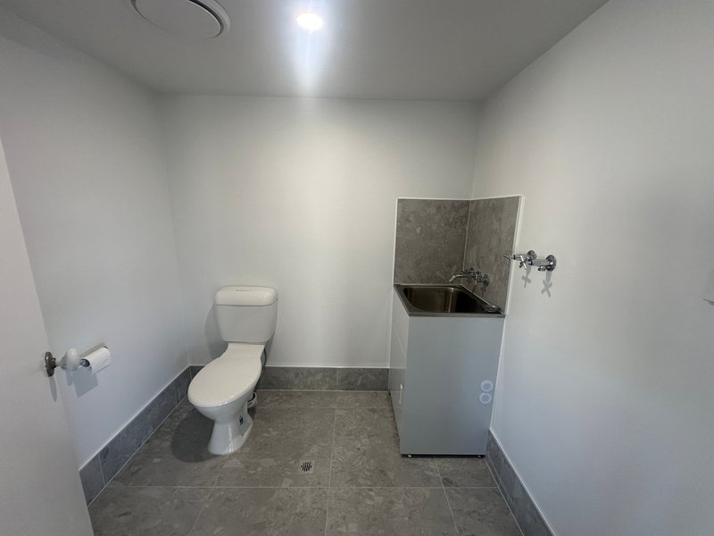 Photo - 1/7 Joshua Close, Arundel QLD 4214 - Image 17