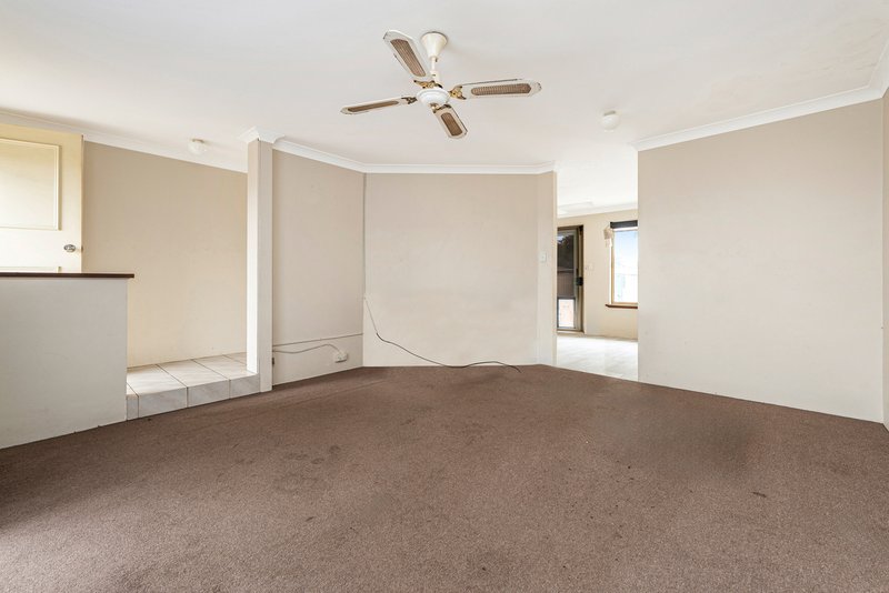 Photo - 17 Jubilee Drive, Waikiki WA 6169 - Image 3