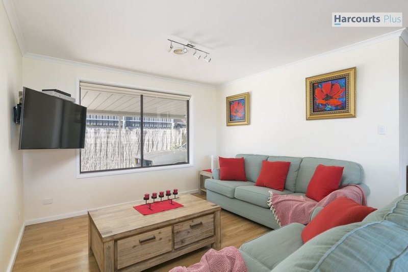 Photo - 17 Jupiter Street, Hallett Cove SA 5158 - Image 9