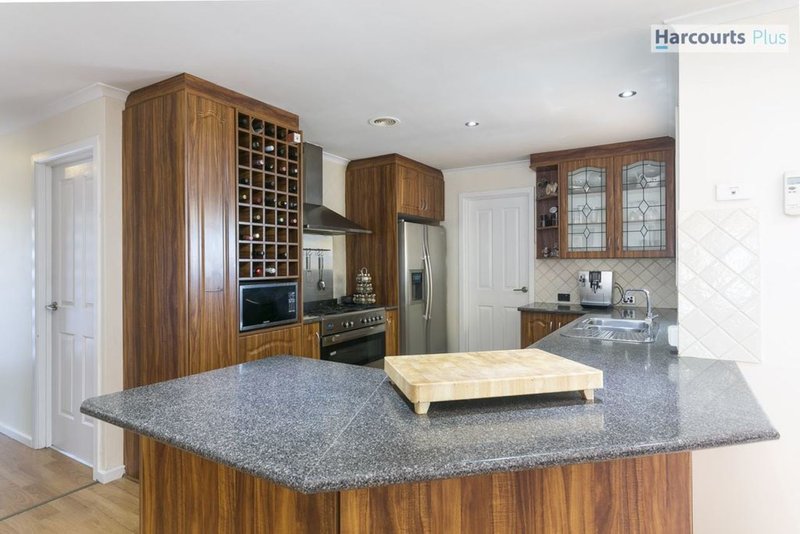 Photo - 17 Jupiter Street, Hallett Cove SA 5158 - Image 10