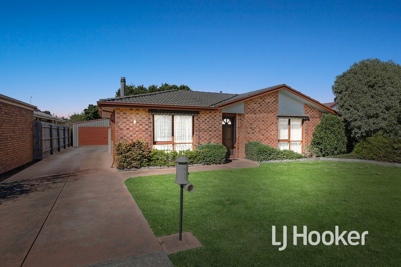 17 Justin Circuit, Hampton Park VIC 3976