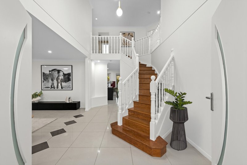 Photo - 17 Juxgold Place, Calamvale QLD 4116 - Image 2