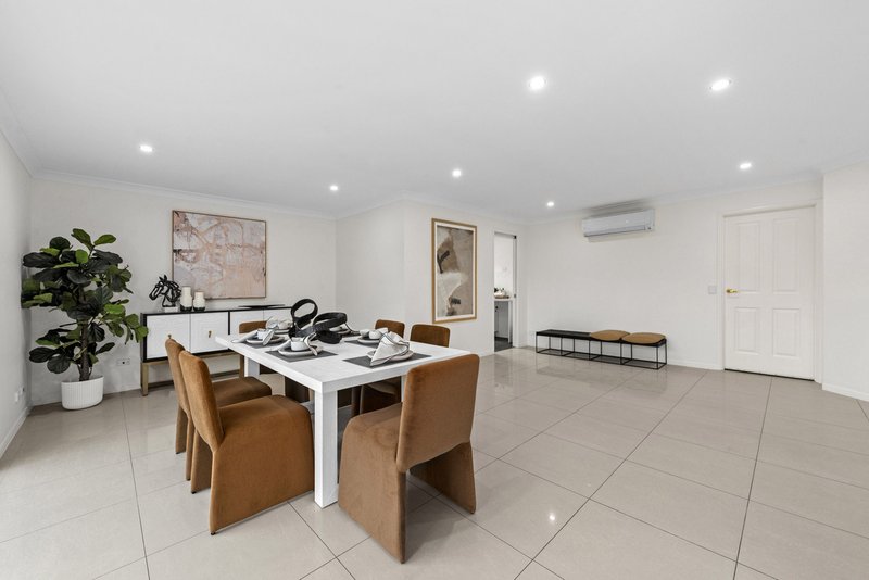 Photo - 17 Juxgold Place, Calamvale QLD 4116 - Image 4