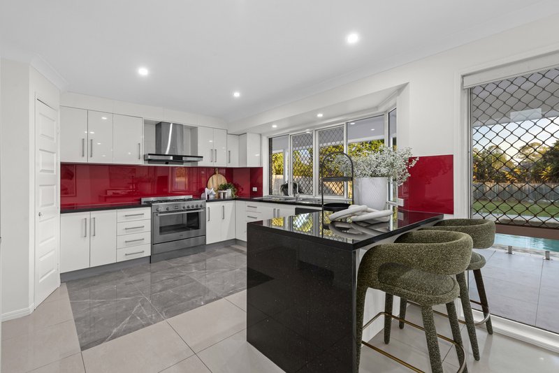 Photo - 17 Juxgold Place, Calamvale QLD 4116 - Image 5