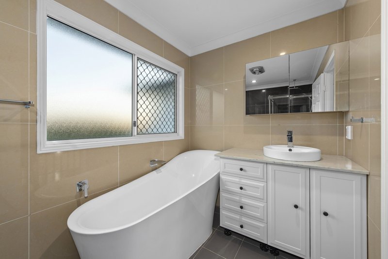 Photo - 17 Juxgold Place, Calamvale QLD 4116 - Image 24