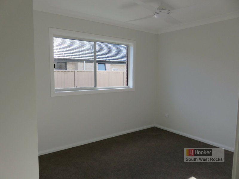 Photo - 17 Kalang Avenue, South West Rocks NSW 2431 - Image 16