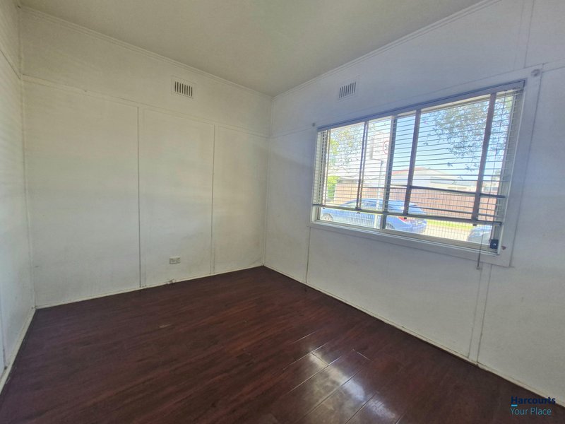 Photo - 17 Kalang Avenue, St Marys NSW 2760 - Image 4