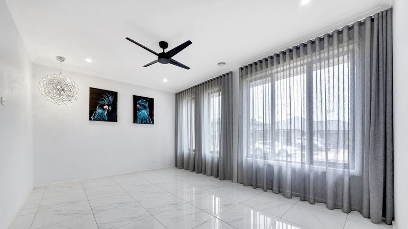 Photo - 17 Kangaroo Crescent, Aintree VIC 3336 - Image 4