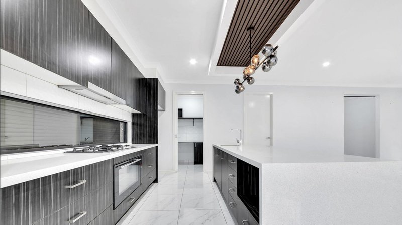 Photo - 17 Kangaroo Crescent, Aintree VIC 3336 - Image 7