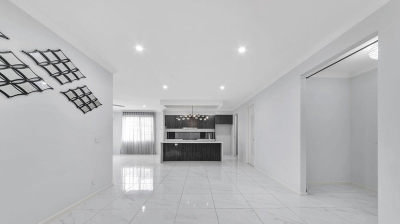 Photo - 17 Kangaroo Crescent, Aintree VIC 3336 - Image 9
