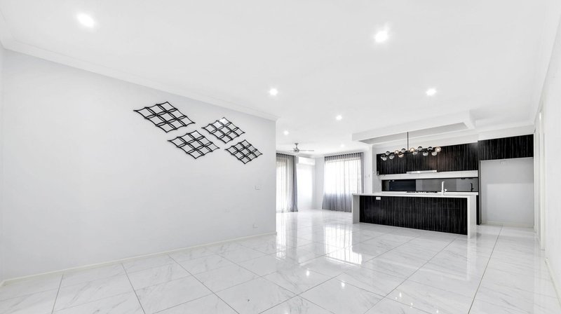 Photo - 17 Kangaroo Crescent, Aintree VIC 3336 - Image 12