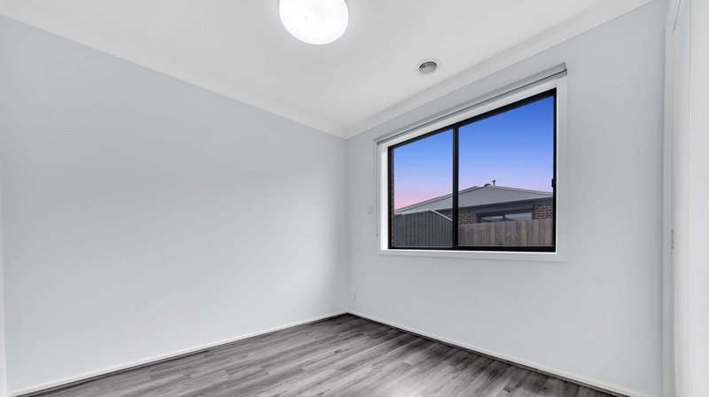 Photo - 17 Kangaroo Crescent, Aintree VIC 3336 - Image 18