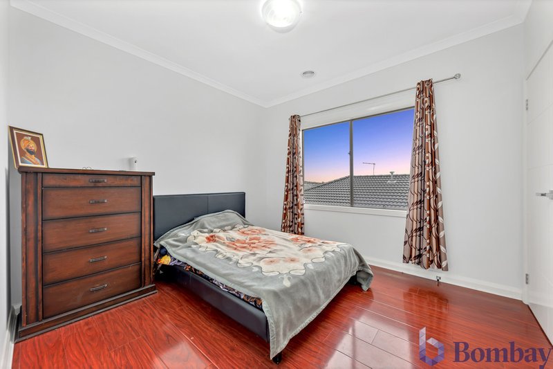 Photo - 17 Kangaroo Road, Craigieburn VIC 3064 - Image 15