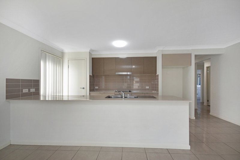 Photo - 17 Kello Court, Caboolture QLD 4510 - Image 3