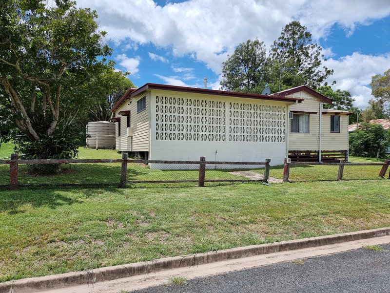 Photo - 17 Kelvin St , Monto QLD 4630 - Image 25