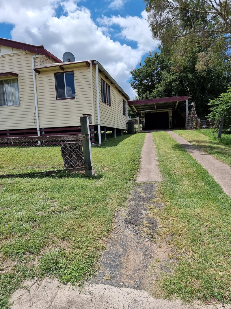 Photo - 17 Kelvin St , Monto QLD 4630 - Image 26