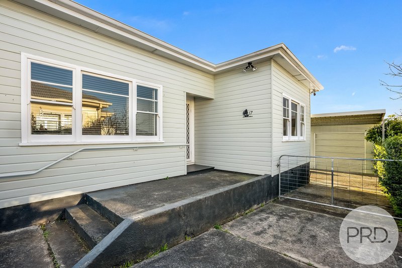 Photo - 17 Kenbrae Avenue, Glenorchy TAS 7010 - Image 3