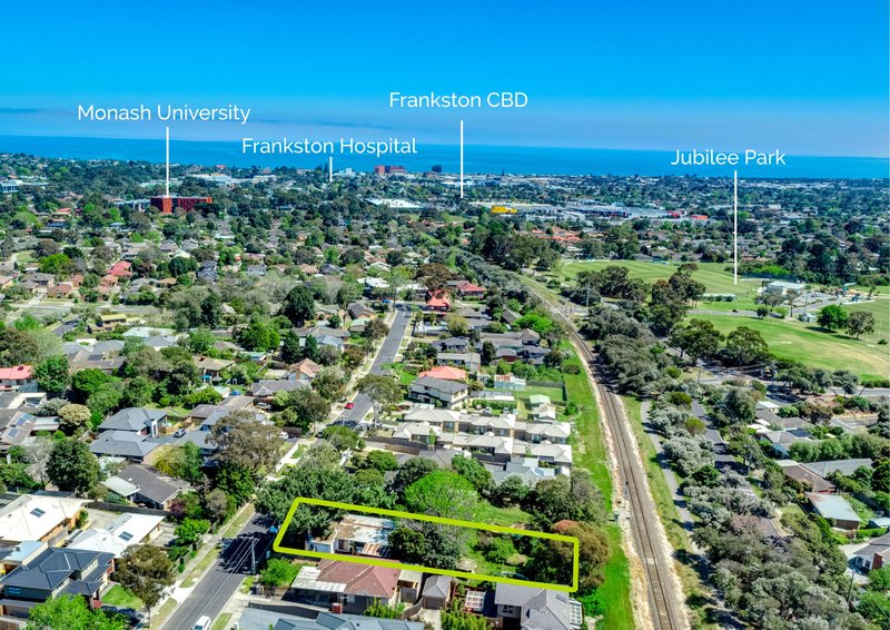 17 Kenilworth Ave , Frankston VIC 3199