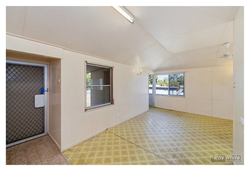 Photo - 17 Kennedy Street, The Range QLD 4700 - Image 8