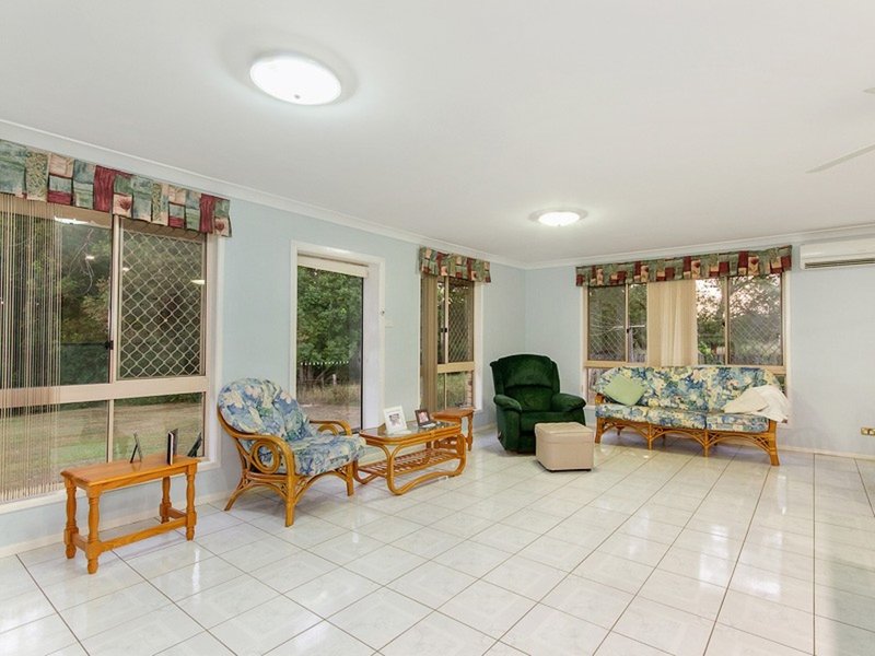 Photo - 17 Kentia Street, Carseldine QLD 4034 - Image 3