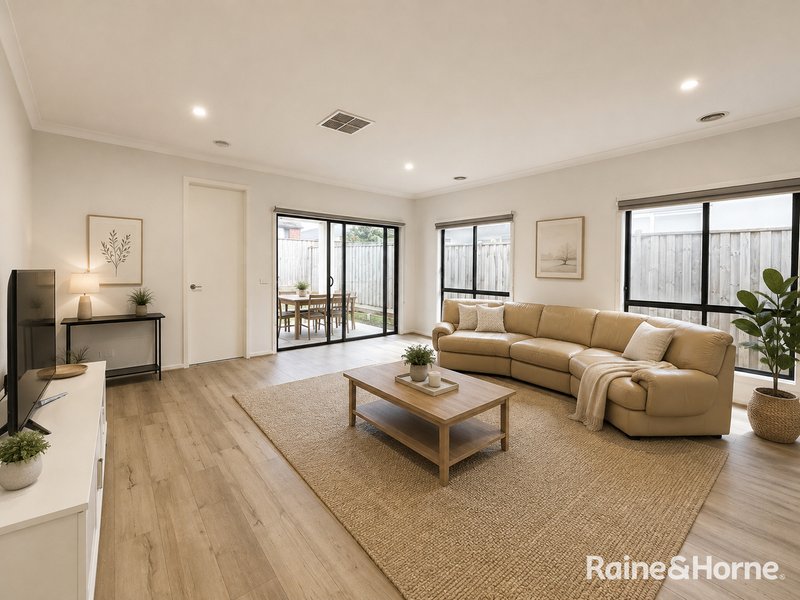 Photo - 17 Kenyan Avenue, Clyde VIC 3978 - Image 4