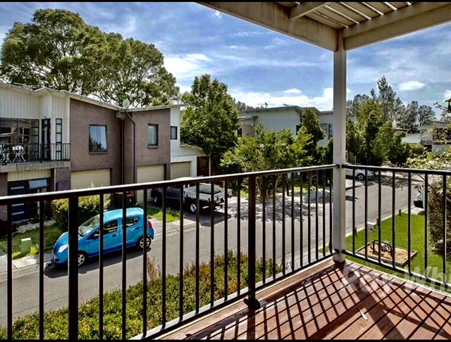 Photo - 17 Kestrel Circuit, Shortland NSW 2307 - Image 2