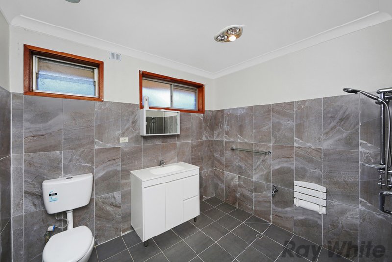 Photo - 17 Kewalo Avenue, Budgewoi NSW 2262 - Image 8