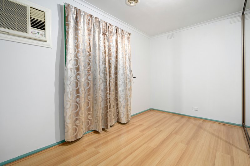 Photo - 17 Kilmore Crescent, Dallas VIC 3047 - Image 7