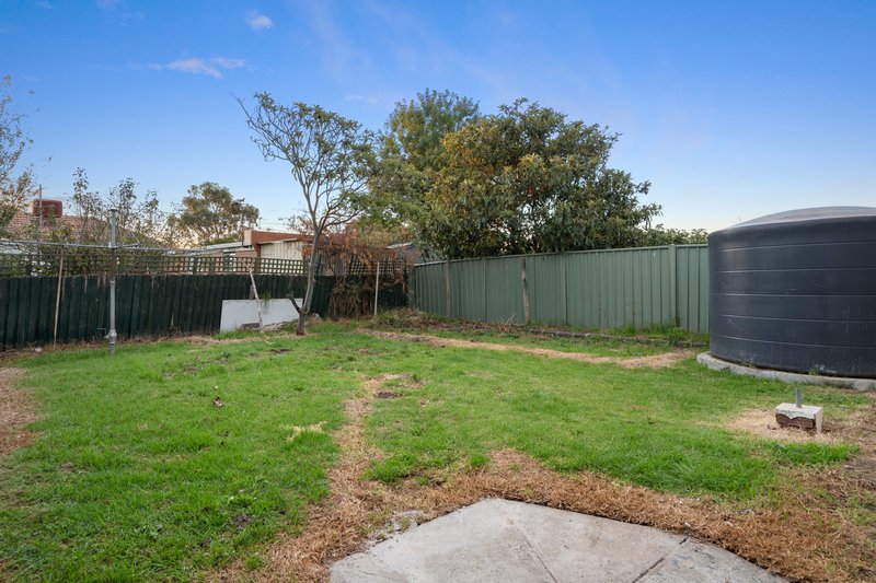 Photo - 17 Kilmore Crescent, Dallas VIC 3047 - Image 11