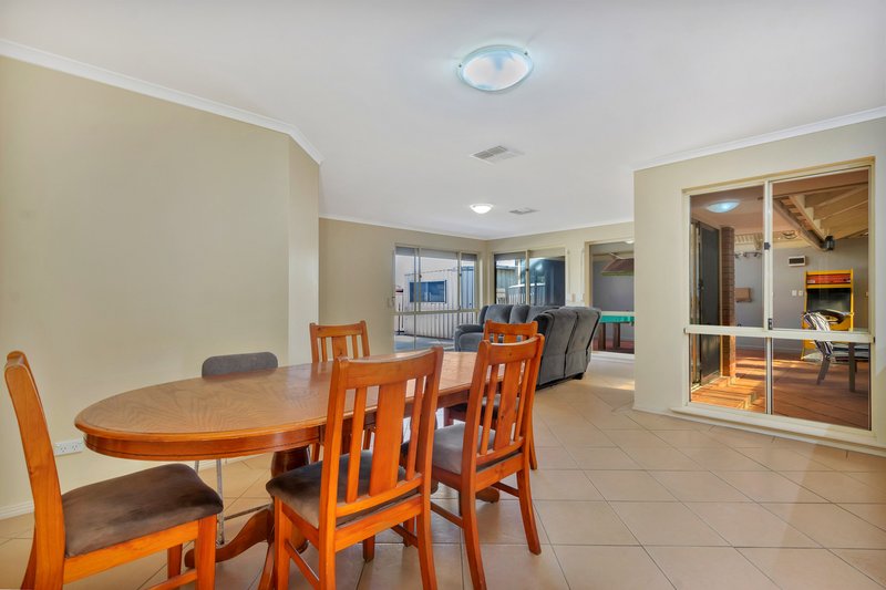 Photo - 17 Kingate Boulevard, Blakeview SA 5114 - Image 2