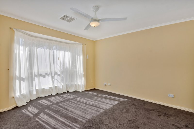 Photo - 17 Kingate Boulevard, Blakeview SA 5114 - Image 17