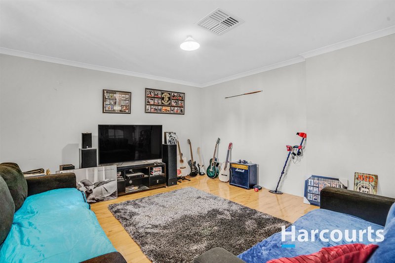 Photo - 17 Kingfisher Drive, Halls Head WA 6210 - Image 2