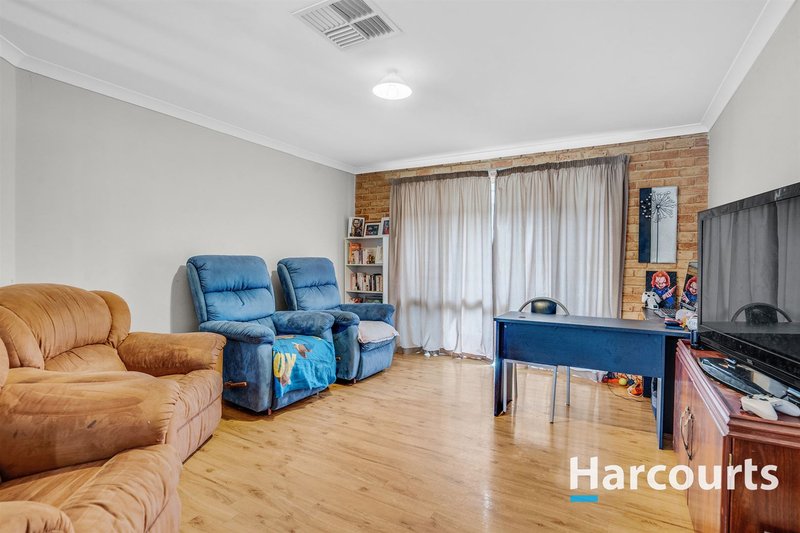 Photo - 17 Kingfisher Drive, Halls Head WA 6210 - Image 5