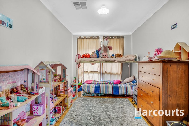 Photo - 17 Kingfisher Drive, Halls Head WA 6210 - Image 11