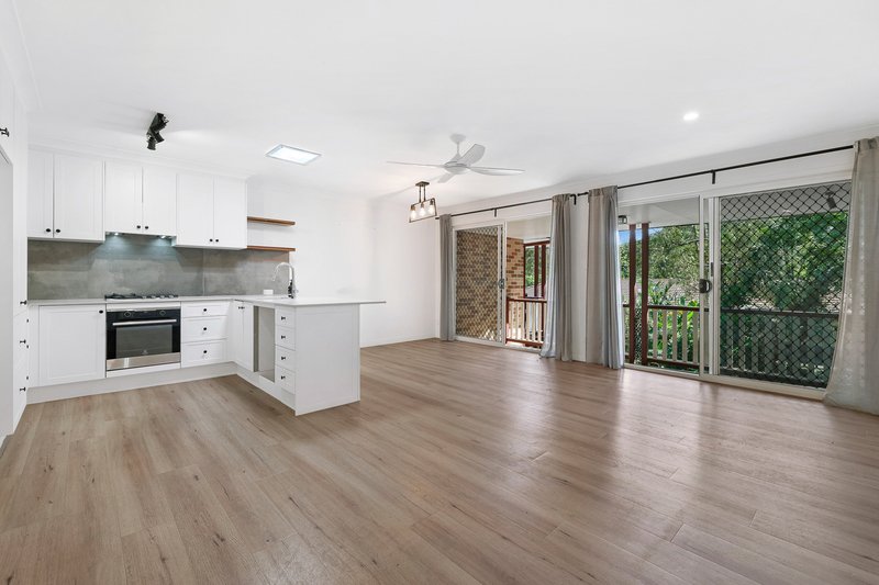 Photo - 1/7 Kingia Court, Burleigh Heads QLD 4220 - Image 2