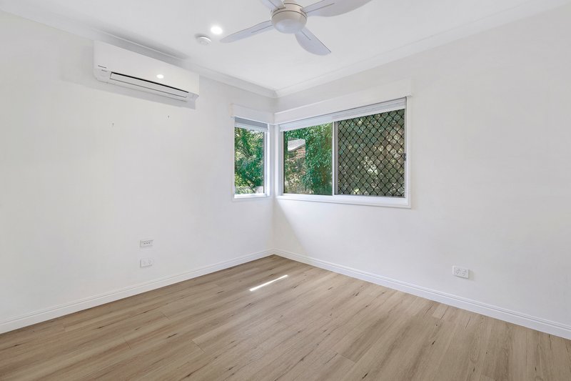 Photo - 1/7 Kingia Court, Burleigh Heads QLD 4220 - Image 5