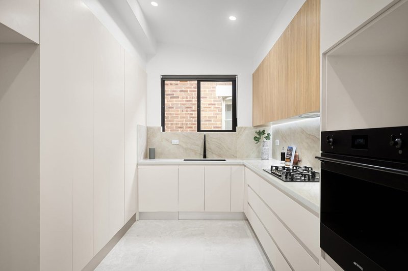 Photo - 17 Kings Road, Brighton-Le-Sands NSW 2216 - Image 8