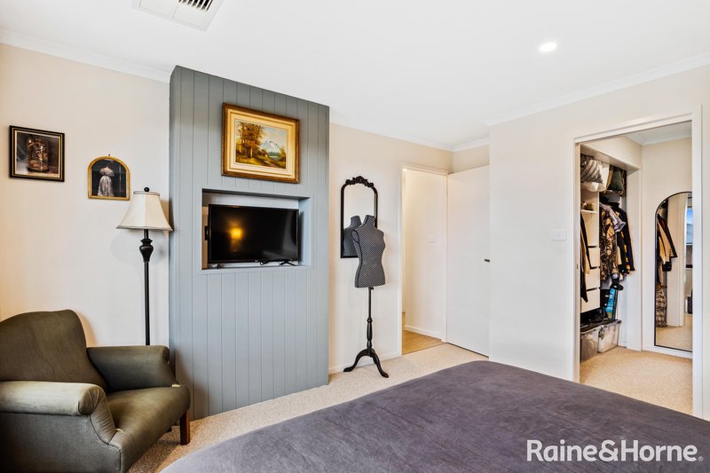 Photo - 17 Kingsgate Circle, Huntingfield TAS 7055 - Image 11