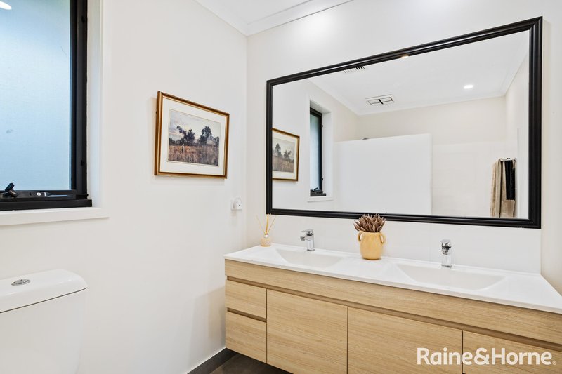 Photo - 17 Kingsgate Circle, Huntingfield TAS 7055 - Image 13