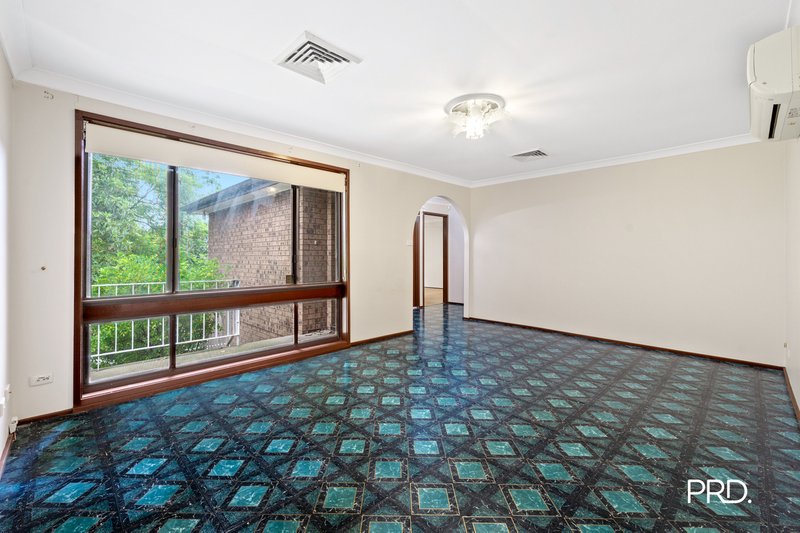 Photo - 17 Koloona Drive, Emu Plains NSW 2750 - Image 2