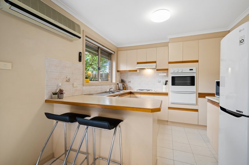 Photo - 1/7 Kookaburra Walk, South Morang VIC 3752 - Image 2